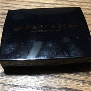 ABH Blush Trio in Berry Adore